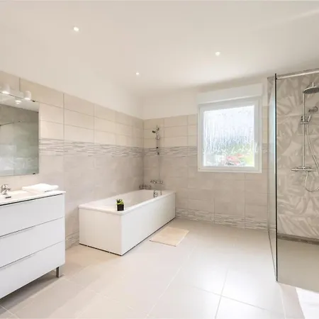 Le Du Bois Colin Holiday home